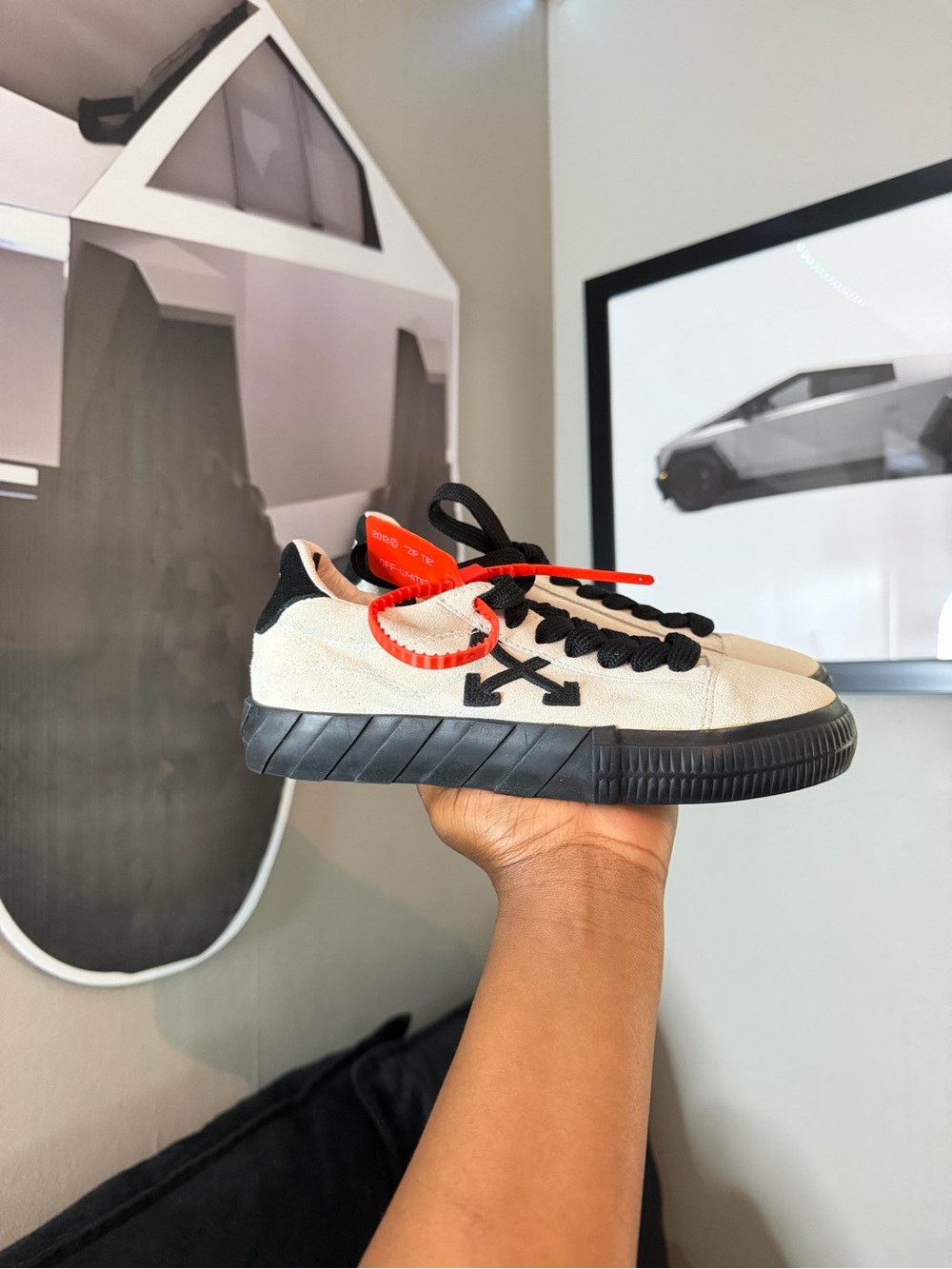 Off-White Kids Low-Top Sneakers in Cream, Black